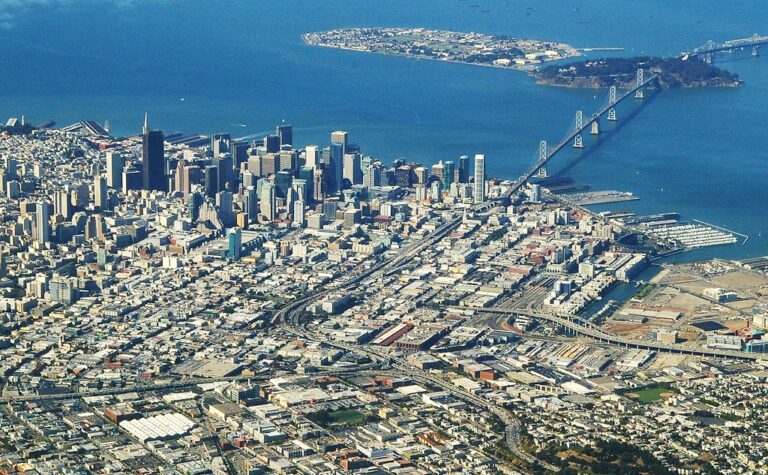 The Sketchiest Towns on the West Coast You Shouldn’t Visit Alone