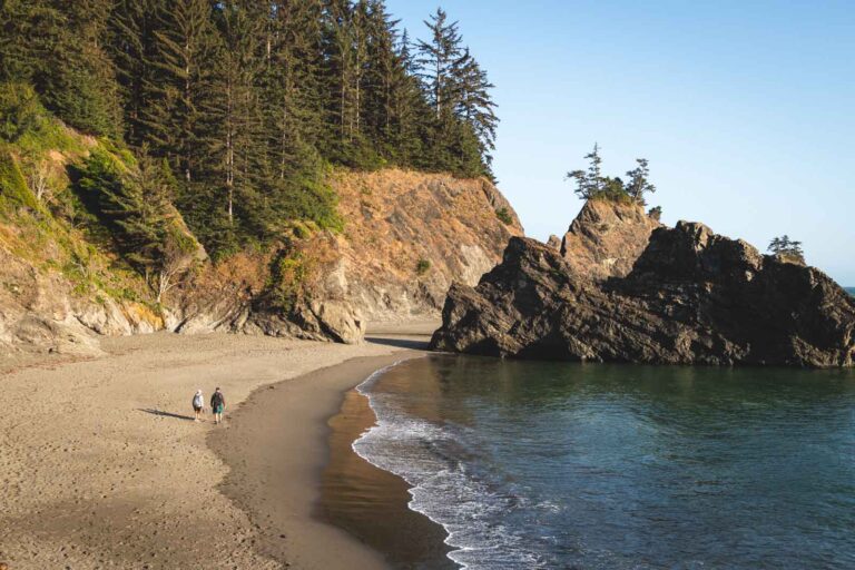Secret Beach with sea cliffs and a rocky outcrop, Samuel H. Boardman State Scenic Corridor, Oregon