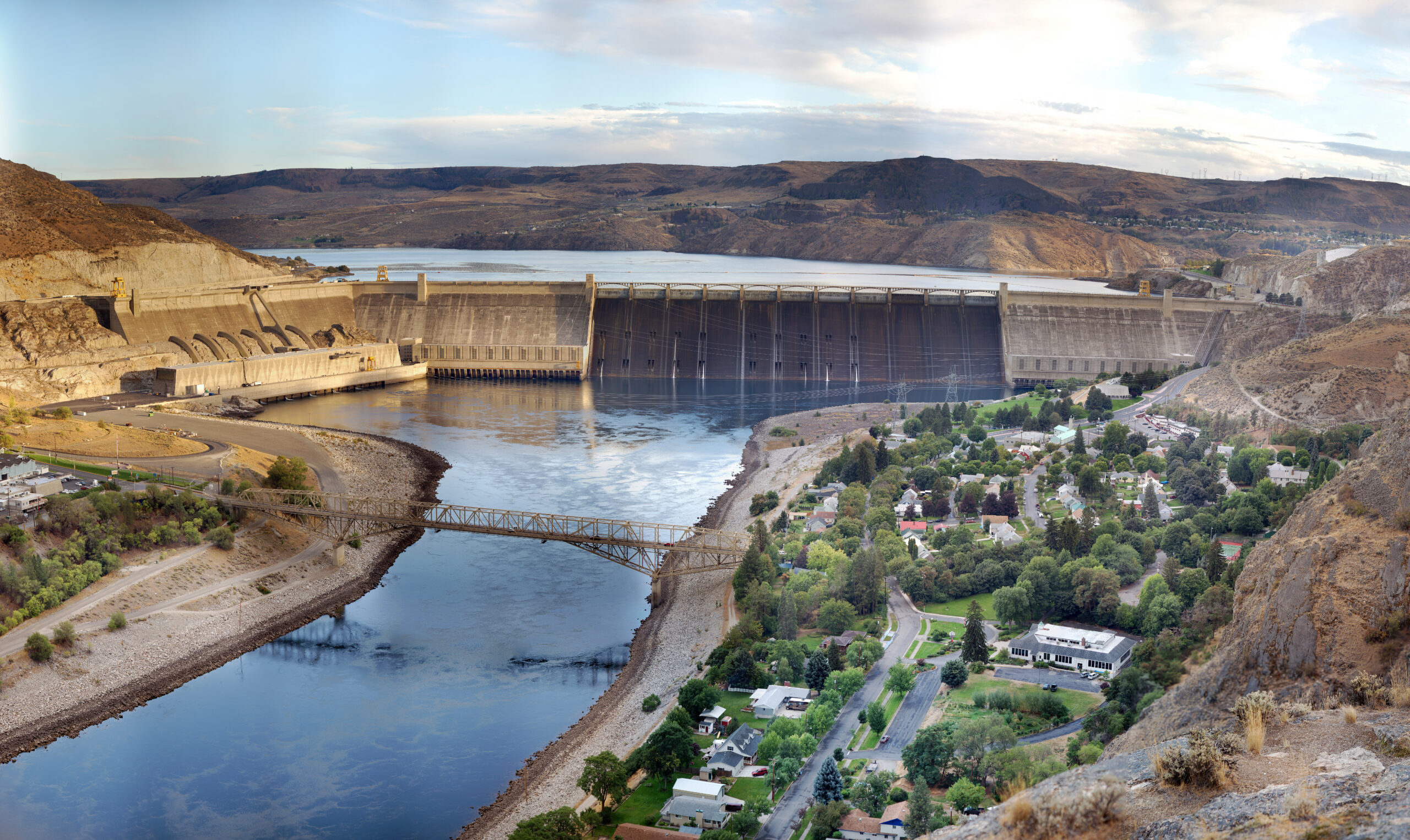 Grand Coulee Dam, which forms Lake Roosevelt, Washington